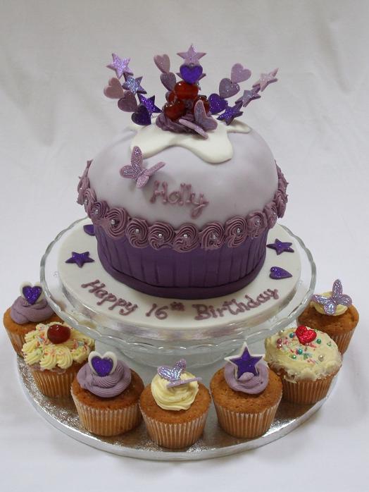 Giantcupcake.JPG