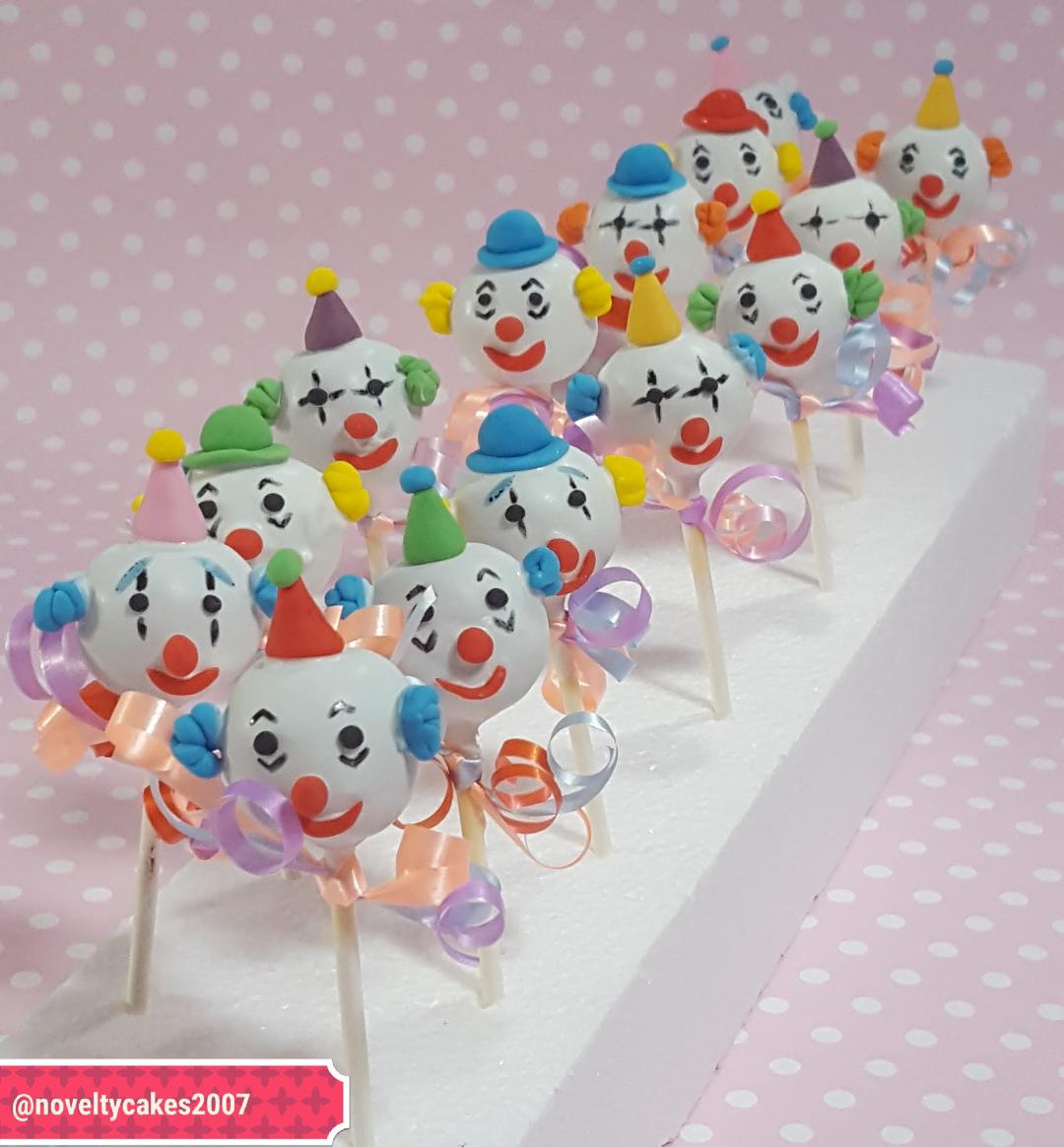 clowncakepops.jpg