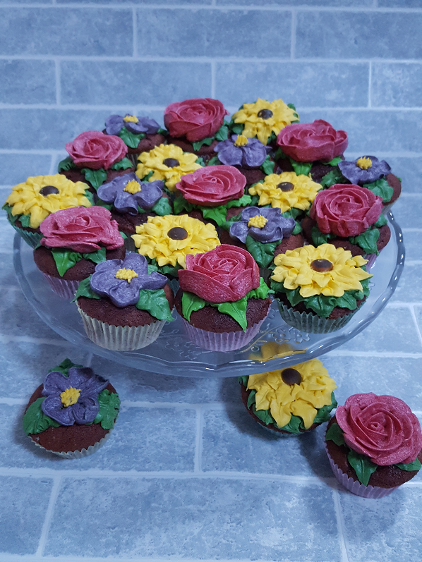 floralcupcakes.jpg