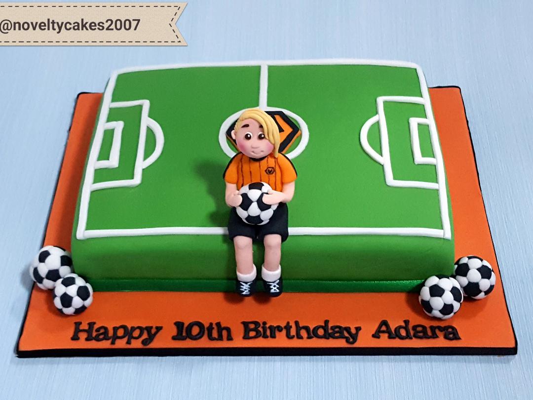 footballcake.jpg