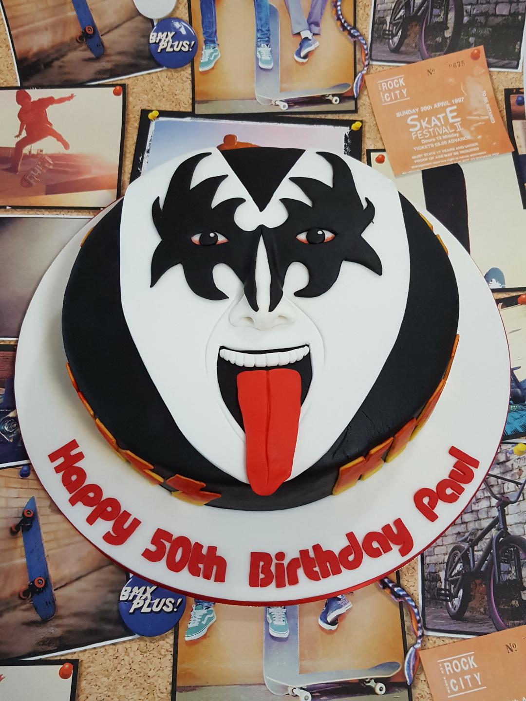 kissbandcake.jpg