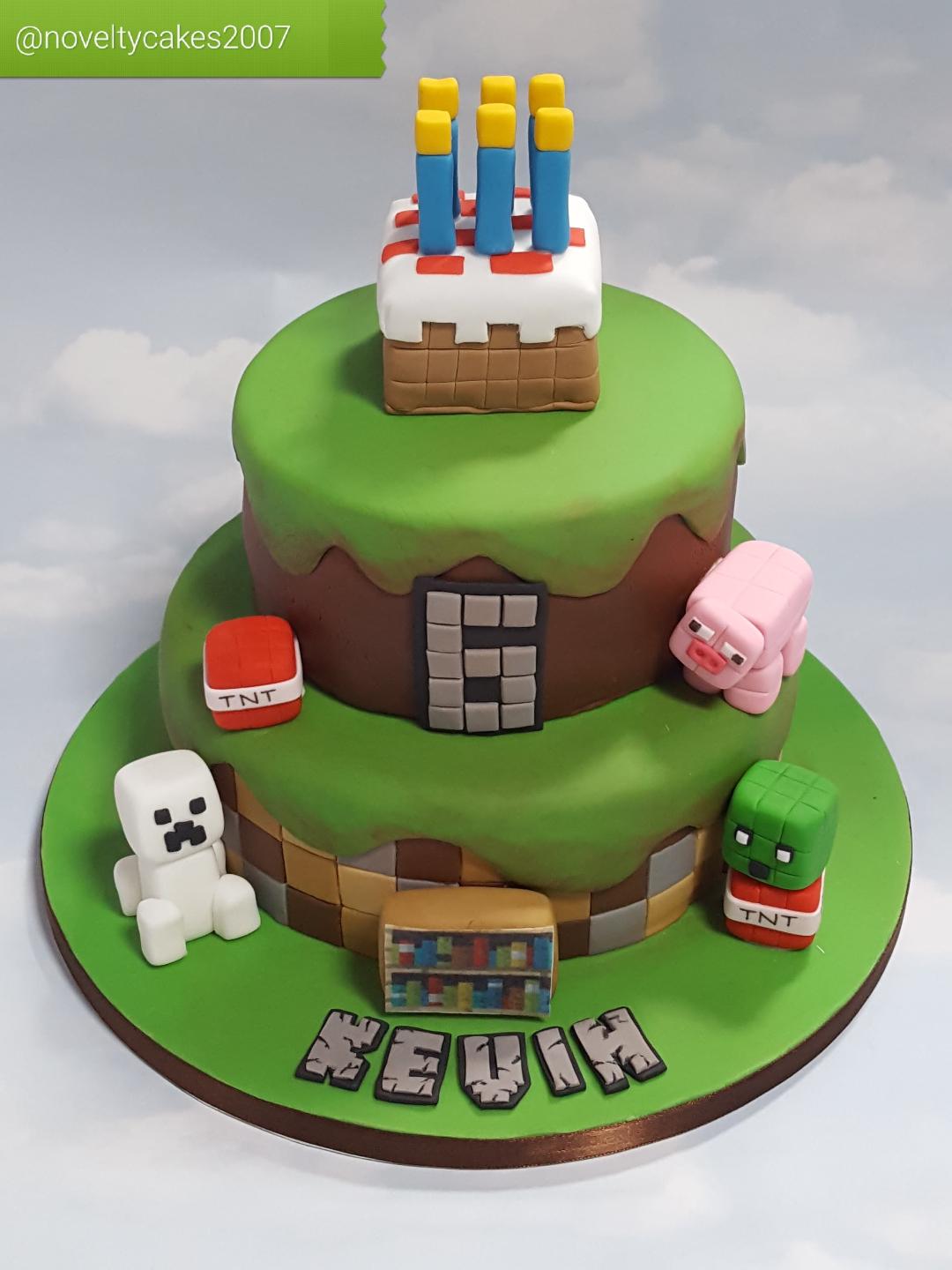 minecraftcake.jpg